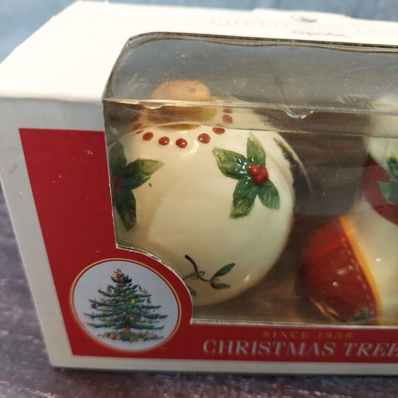 Spode Christmas Tree Figural Salt & Pepper Shakers 2.5" Ceramic Collectible Set - Picture 4 of 15
